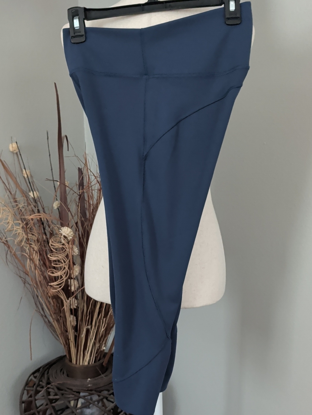 Lululemon In Movement Crop - Picture 6 of 11